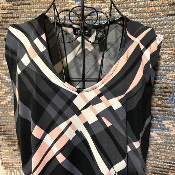 New York & Company Diagonal Striped Sleeveless Top - Picture 2 of 10